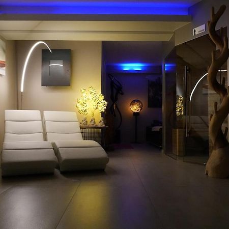 Hoeselt Hotel Monte Cristo מראה חיצוני תמונה