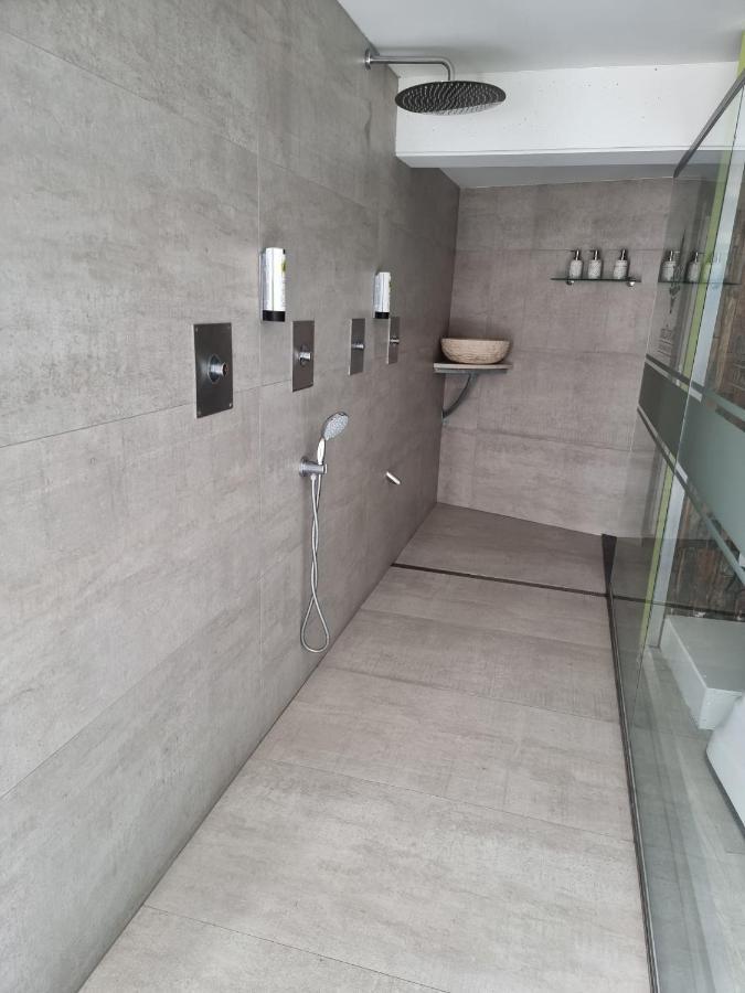 Hoeselt Hotel Monte Cristo מראה חיצוני תמונה