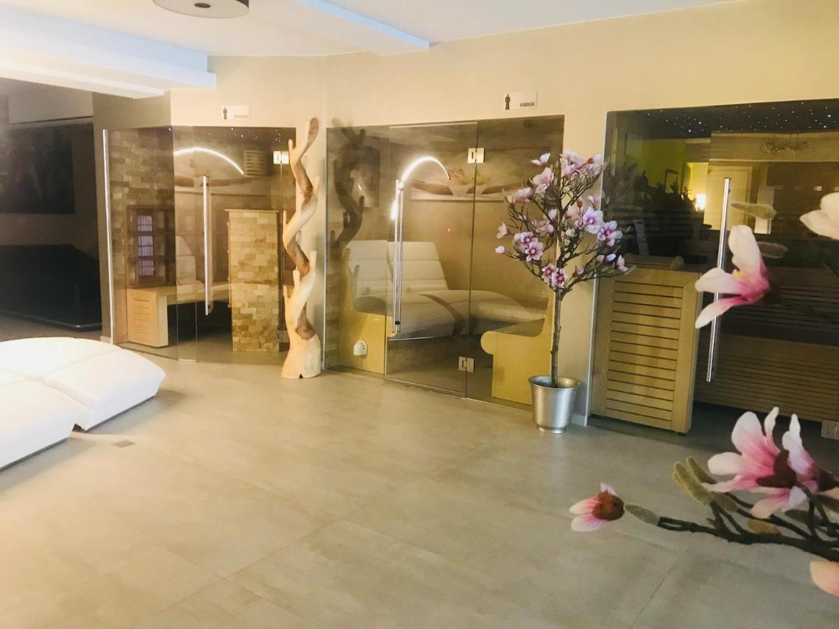 Hoeselt Hotel Monte Cristo מראה חיצוני תמונה